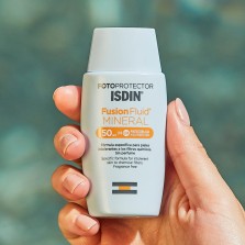 FOTOPROTECTOR ISDIN SPF 50 FUSION FLUID MINERAL